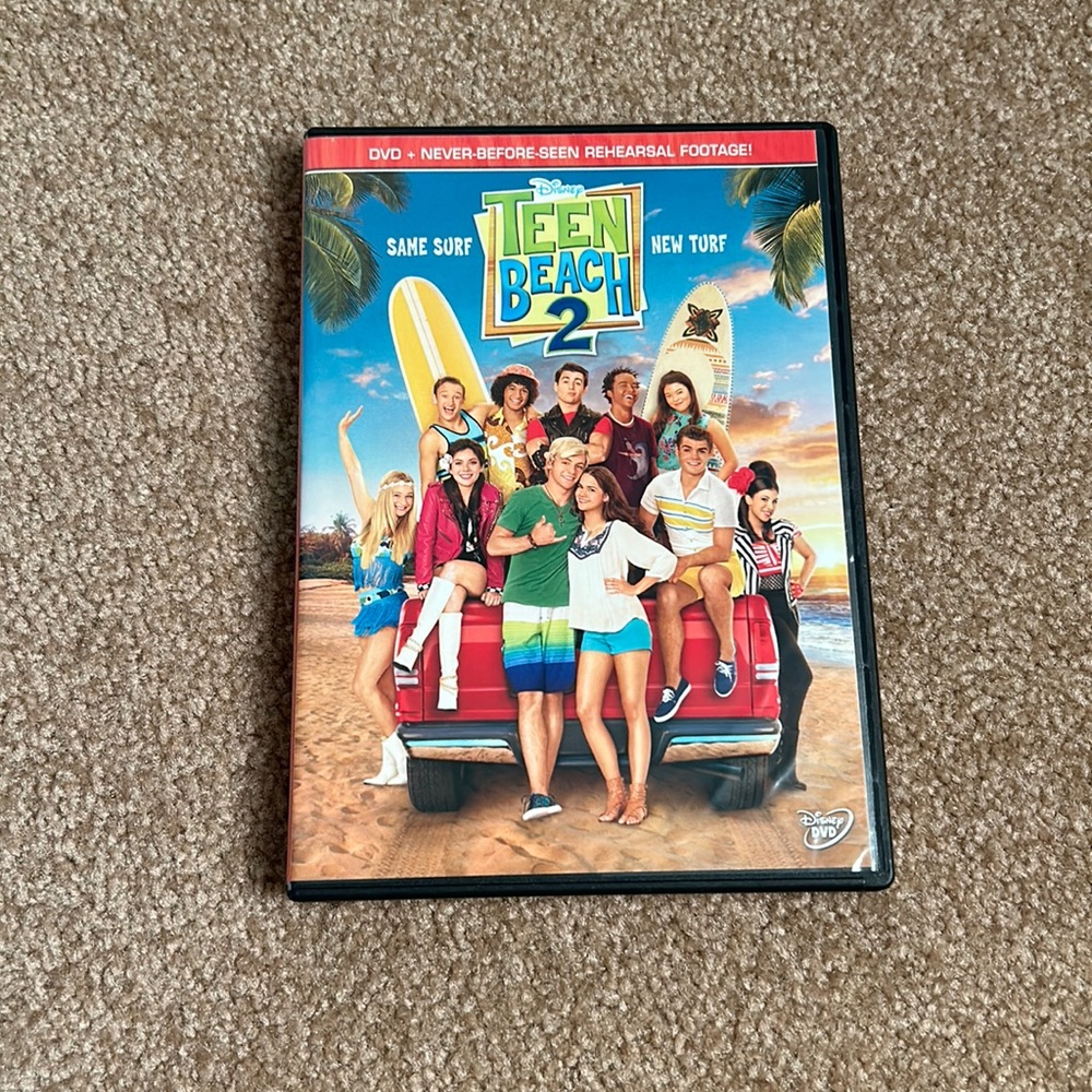 Disney teen Beach two DVD